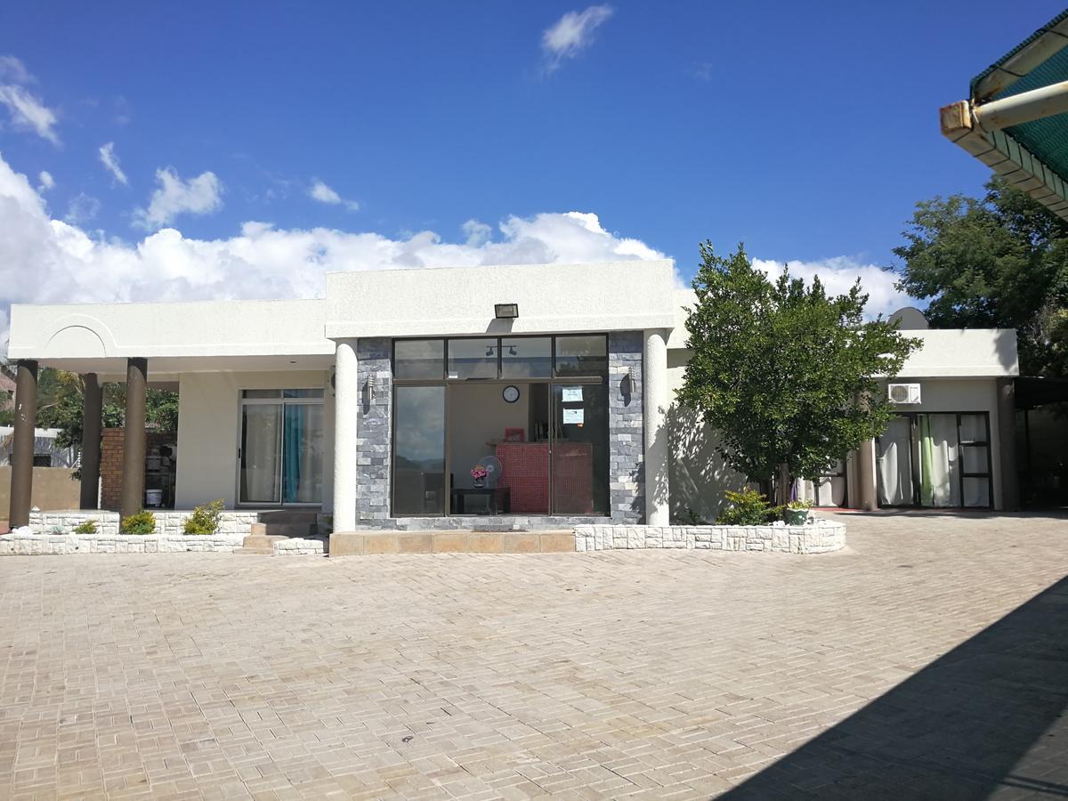 Pension Hotel Kamho Windhoek Extérieur photo